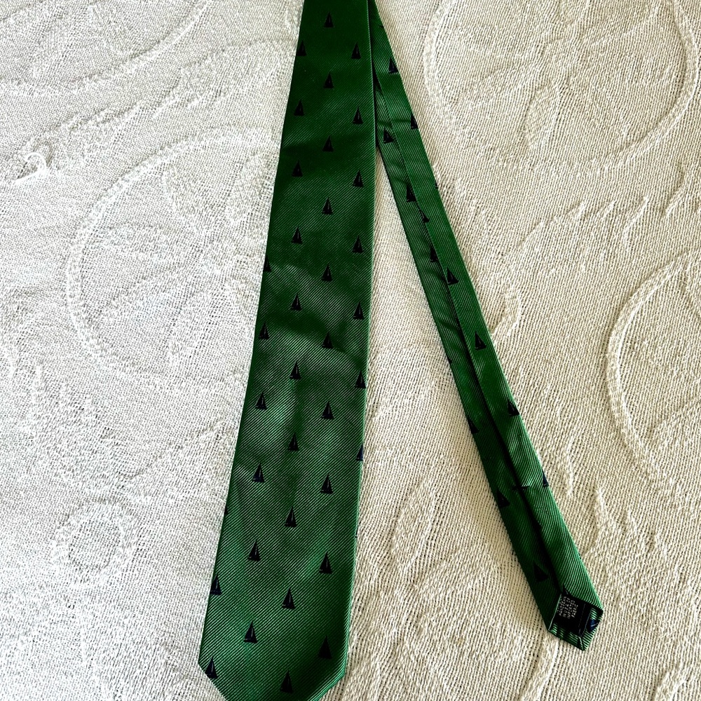Lands end tie